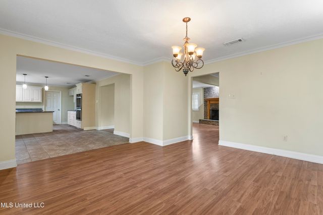 1513 Woodhaven Street, Pascagoula, MS 39581