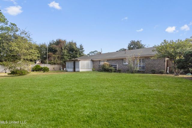 1513 Woodhaven Street, Pascagoula, MS 39581