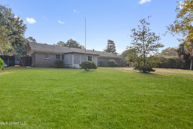 1513 Woodhaven Street, Pascagoula, MS 39581