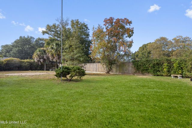 1513 Woodhaven Street, Pascagoula, MS 39581