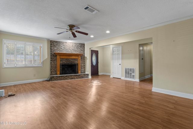 1513 Woodhaven Street, Pascagoula, MS 39581