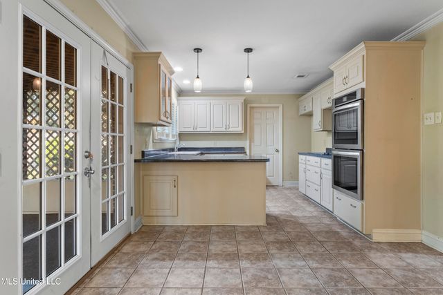 1513 Woodhaven Street, Pascagoula, MS 39581