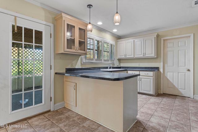 1513 Woodhaven Street, Pascagoula, MS 39581