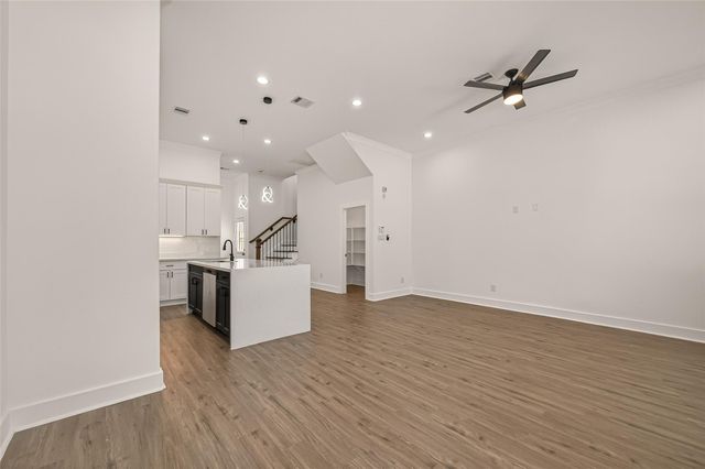 5642 Hirondel Street, Houston, TX 77033