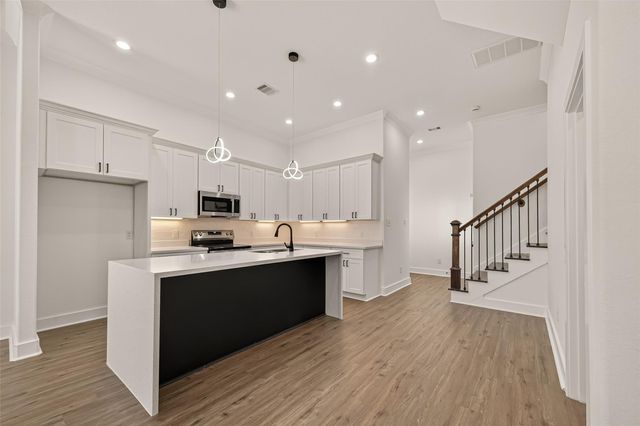 5642 Hirondel Street, Houston, TX 77033