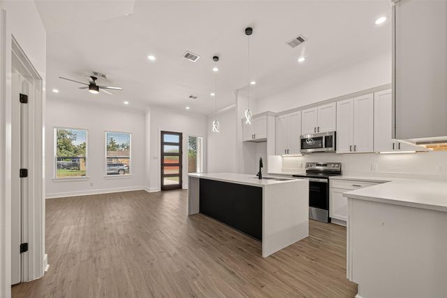 5642 Hirondel Street, Houston, TX 77033