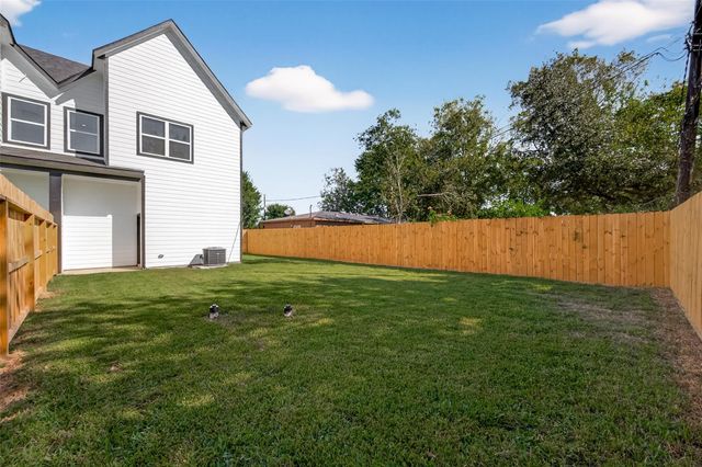 5642 Hirondel Street, Houston, TX 77033