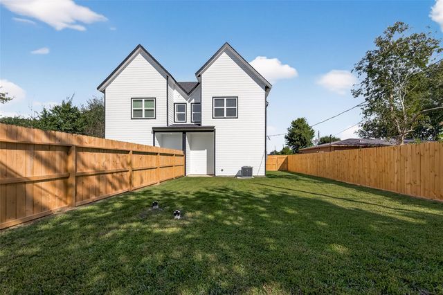 5642 Hirondel Street, Houston, TX 77033