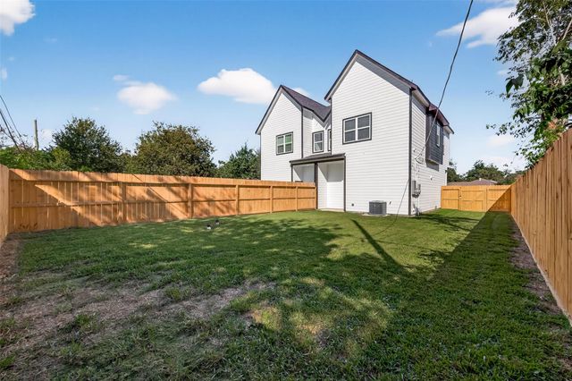 5642 Hirondel Street, Houston, TX 77033