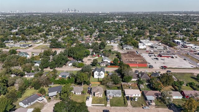 5642 Hirondel Street, Houston, TX 77033