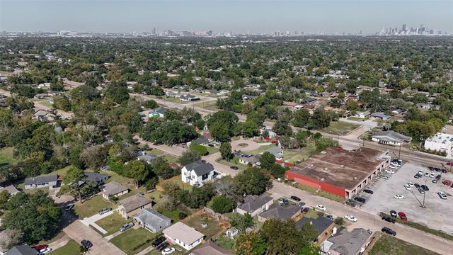 5642 Hirondel Street, Houston, TX 77033