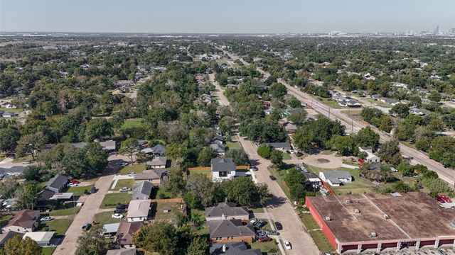 5642 Hirondel Street, Houston, TX 77033