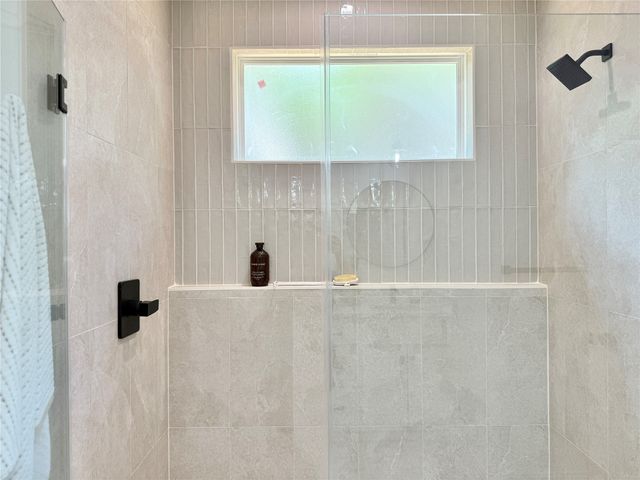 750 E Bluebonnet Drive, Granbury, TX 76048