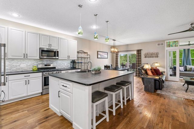 10830 Thone Circle, Woodbury, MN 55129