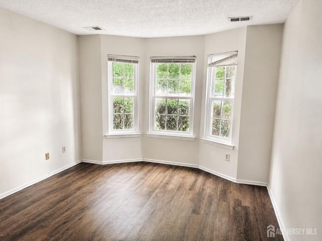47 Tanglewood Court, South Brunswick, NJ 08852