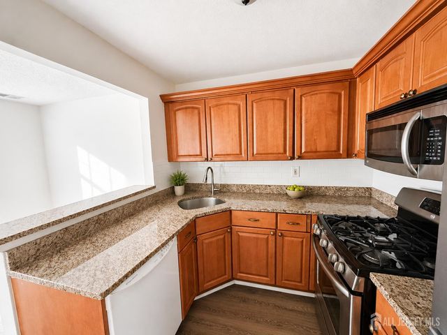 47 Tanglewood Court, South Brunswick, NJ 08852