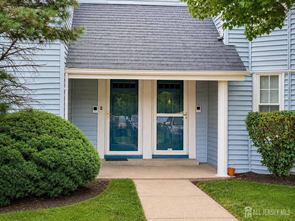 47 Tanglewood Court, South Brunswick, NJ 08852