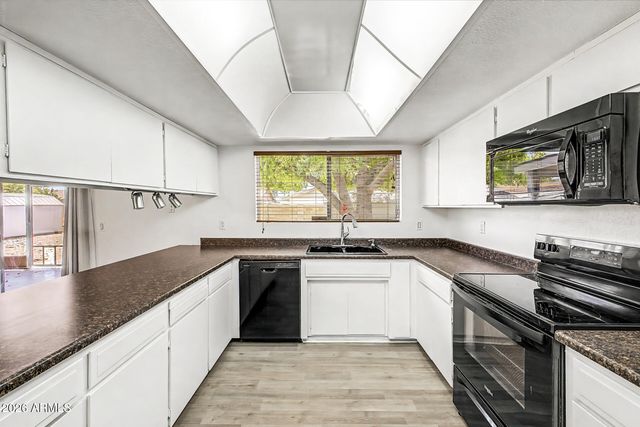5215 W LAS PALMARITAS Drive, Glendale, AZ 85302