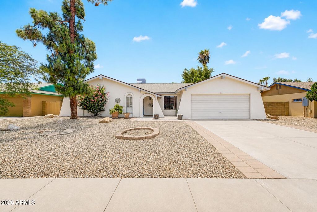 5215 W LAS PALMARITAS Drive, Glendale, AZ 85302