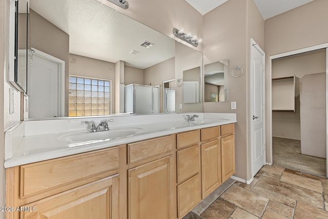 1433 E Canyon Creek Drive, Gilbert, AZ 85295