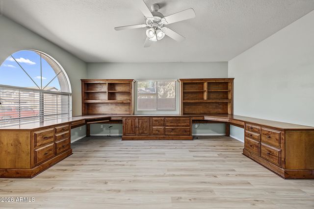 1433 E Canyon Creek Drive, Gilbert, AZ 85295