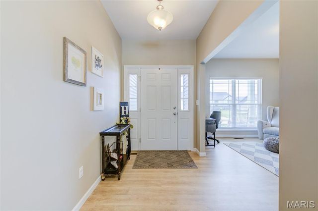 588 Lakewood Drive, Moscow Mills, MO 63362
