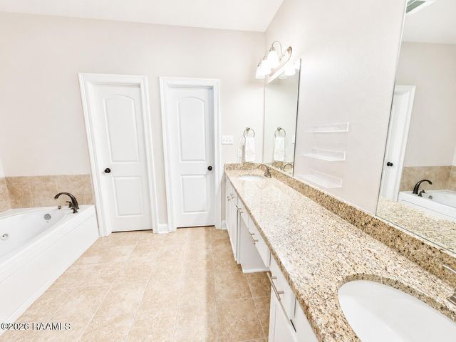 102 Briar Leaf Way, Lafayette, LA 70508