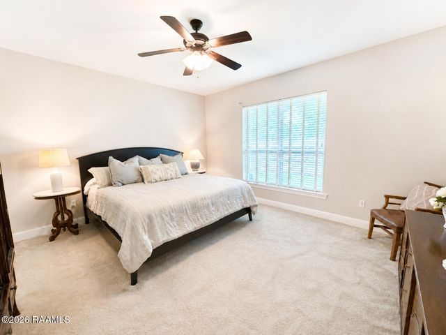 102 Briar Leaf Way, Lafayette, LA 70508