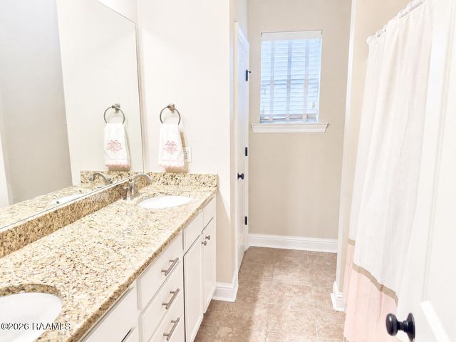 102 Briar Leaf Way, Lafayette, LA 70508