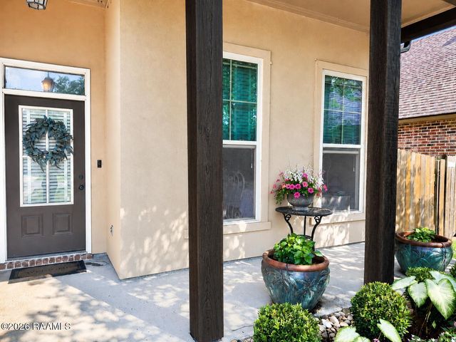 102 Briar Leaf Way, Lafayette, LA 70508