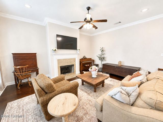 102 Briar Leaf Way, Lafayette, LA 70508