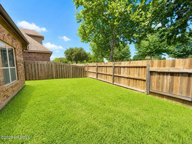 102 Briar Leaf Way, Lafayette, LA 70508