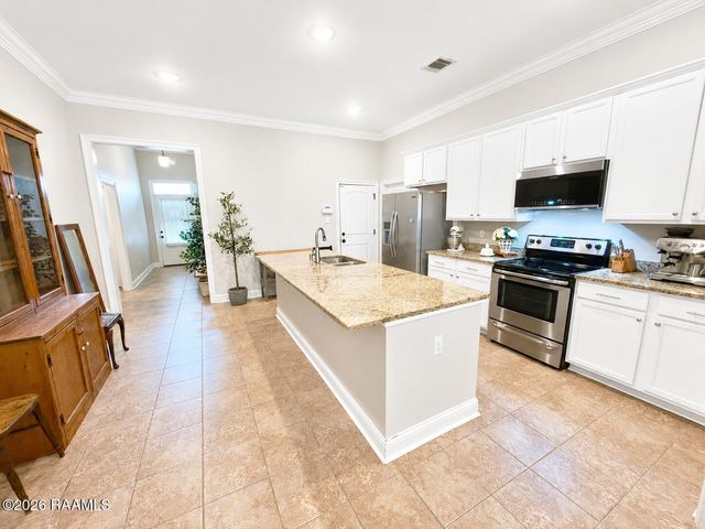 102 Briar Leaf Way, Lafayette, LA 70508