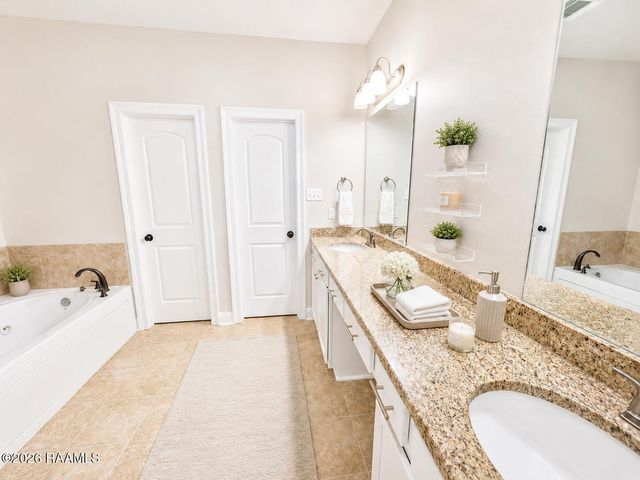 102 Briar Leaf Way, Lafayette, LA 70508