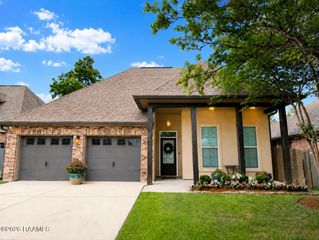 102 Briar Leaf Way, Lafayette, LA 70508
