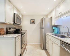 614 Executive Center Drive 102, West Palm Beach, FL 33401