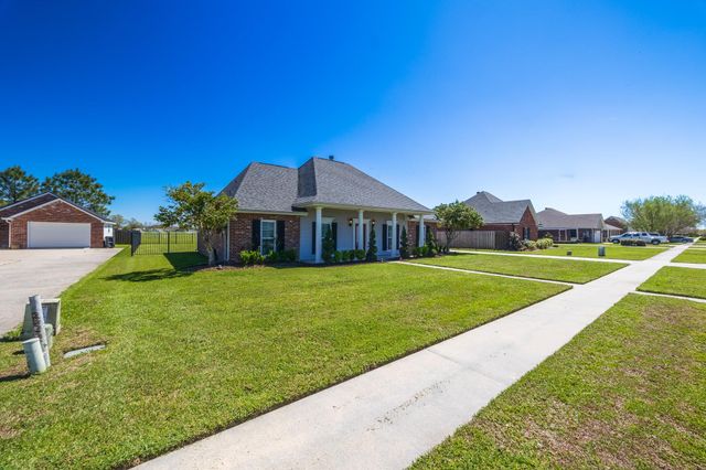 163 Lake Penchant Court, Houma, LA 70360