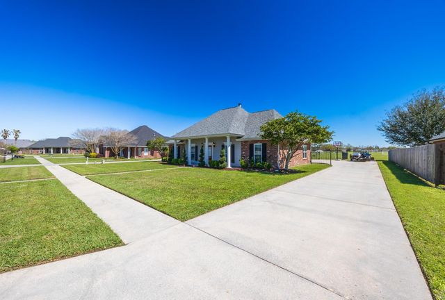 163 Lake Penchant Court, Houma, LA 70360