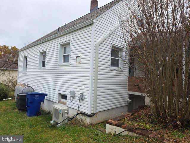 368 W 9TH ST, Front Royal, VA 22630