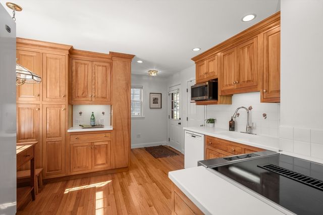 85 Sunset Rd, Arlington, MA 02474