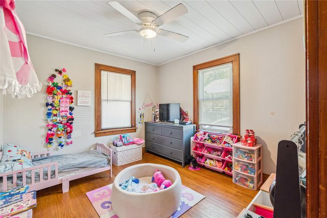 1325 N 4th Avenue E, Newton, IA 50208