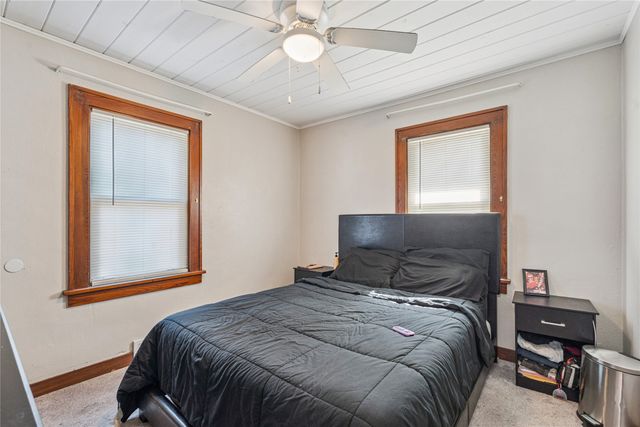 1325 N 4th Avenue E, Newton, IA 50208