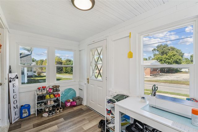 1325 N 4th Avenue E, Newton, IA 50208