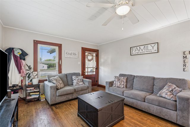 1325 N 4th Avenue E, Newton, IA 50208