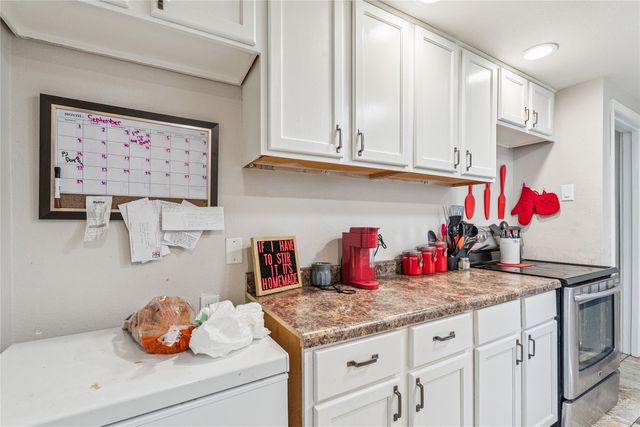 1325 N 4th Avenue E, Newton, IA 50208