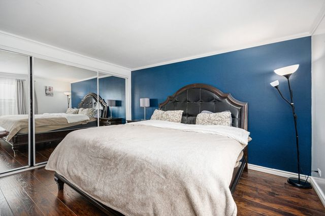 1921 Williamsburg Drive, Hoffman Estates, IL 60169