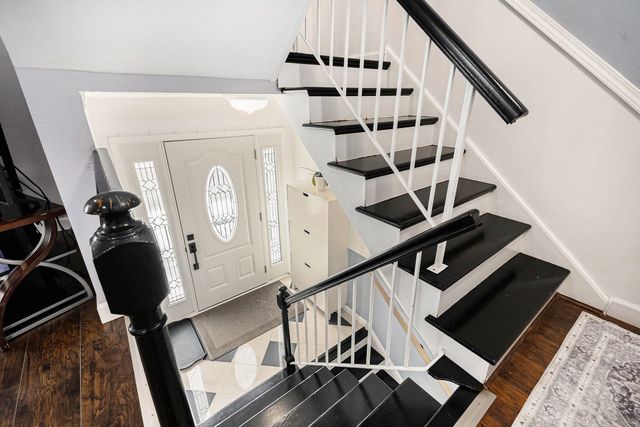 1921 Williamsburg Drive, Hoffman Estates, IL 60169