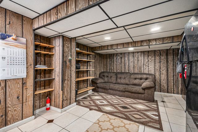 1921 Williamsburg Drive, Hoffman Estates, IL 60169