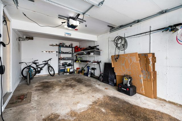 1921 Williamsburg Drive, Hoffman Estates, IL 60169