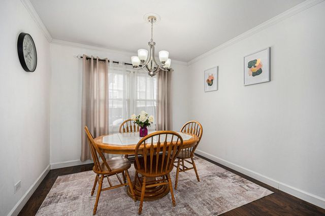 1921 Williamsburg Drive, Hoffman Estates, IL 60169